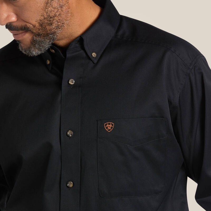 ARIAT Men's Solid Twill Classic Fit Shirt, Black