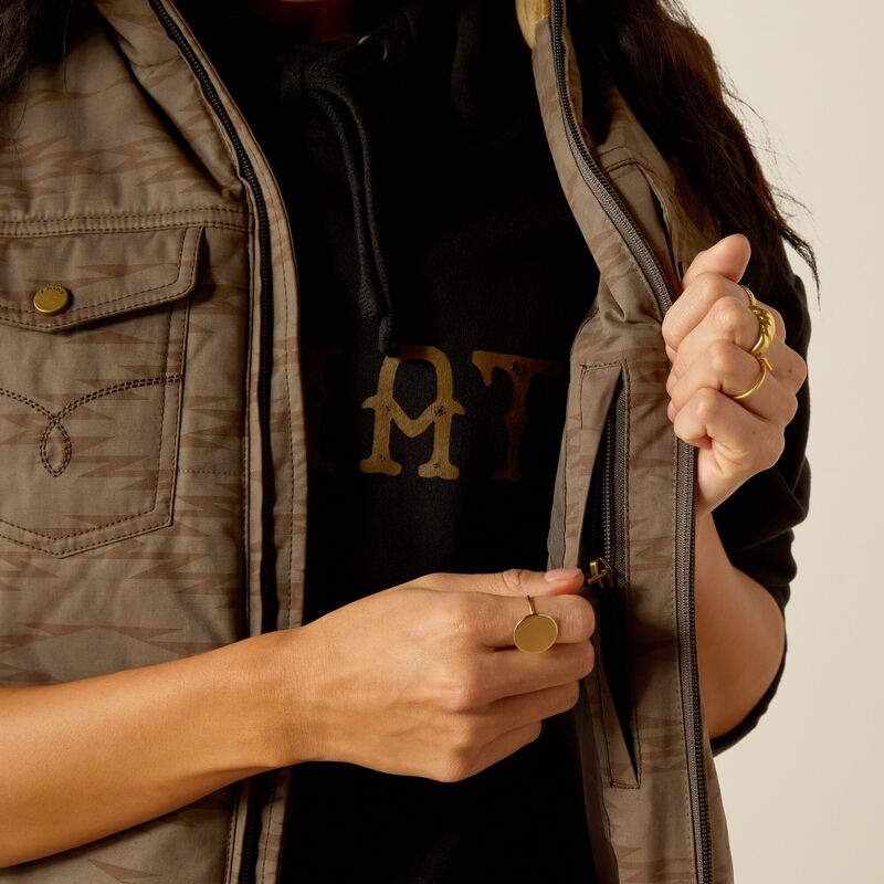 ARIAT Women's Grizzly Quilted Vest 10052598
