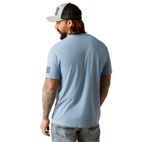Camiseta de manga corta con bandera y escudo de ARIAT para hombre 10054195