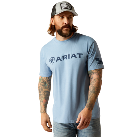 Camiseta de manga corta con bandera y escudo de ARIAT para hombre 10054195