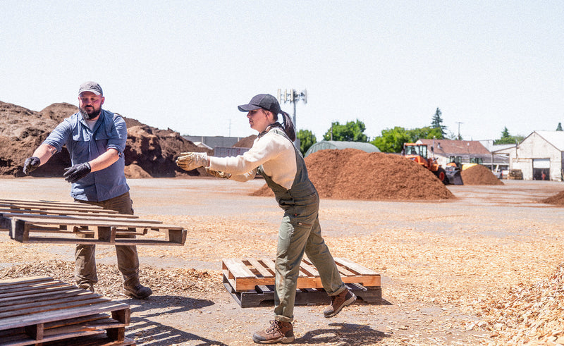 KEEN Women's Skokie Hiker Mid Waterprooof Carbon Toe Work Boot