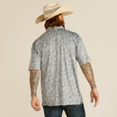 Polo estampado de manga corta Charger 2.0 de ARIAT para hombre 10048530