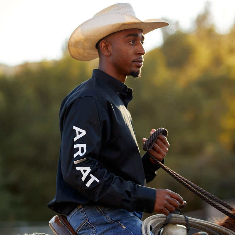 ARIAT Men's Team Logo Twill Fitted Shirt 10034231