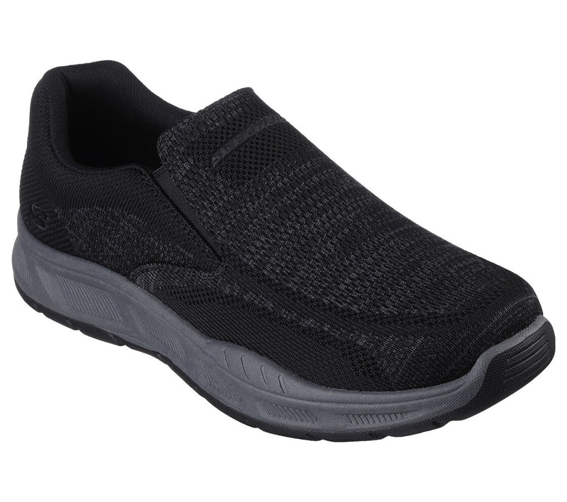 SKECHERS Men s Relaxed Fit Cohagen Knit Walk 204849